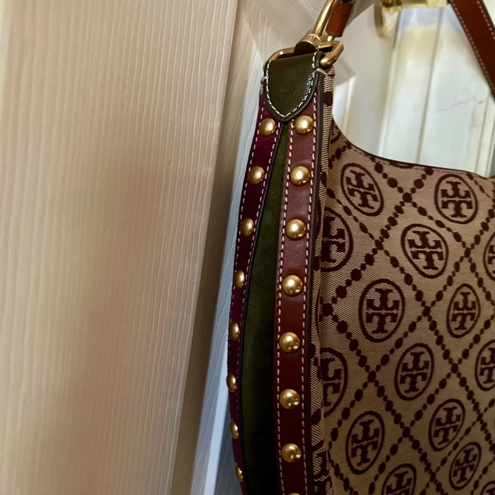 Tory Burch Patterned Shoulder Bag in Cream and Brown - Picture 4 of 7